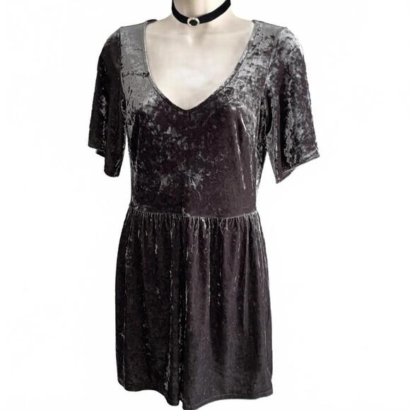 Soft & Sexy Velvet Dress - Charcoal Gray - Picture 6 of 8